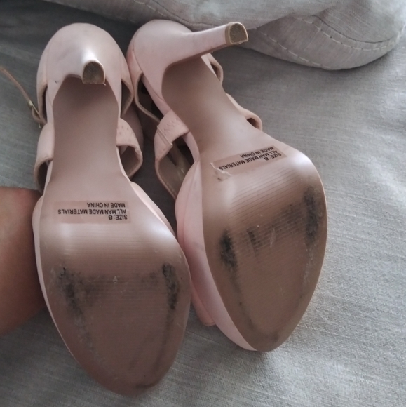 Heels - Picture 6 of 6